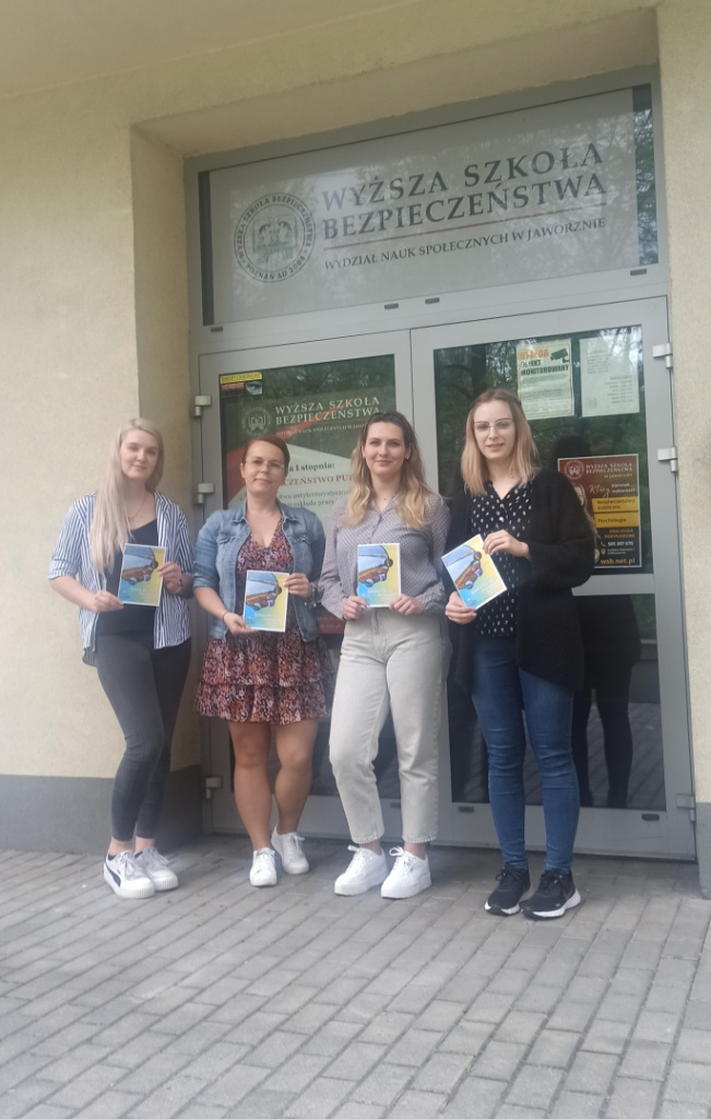 Studentki Wydziału Nauk Społecznych w Jaworznie Wyższej Szkoły Bezpieczeństwa z siedzibą w Poznaniu