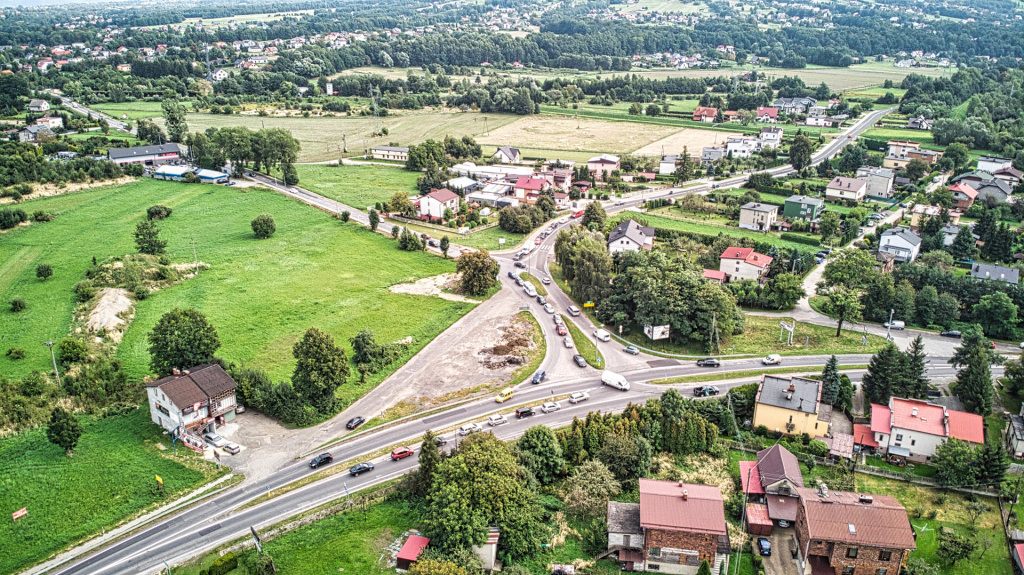 Budowa ronda na skrzyżowaniu drogi krajowej DK 52 z ul. Kardynała Karola Wojtyły w Czańcu.
